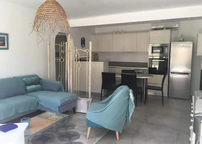Azur Appart 4 Pers - Parking - Terrasse - 10Min Du Centre