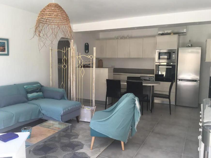 Apartment Azur 4 Pers - Parking - Terrasse - 10min Du Centre