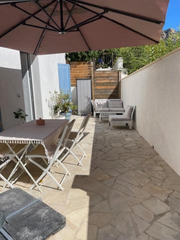 Azur 4 Pers - Parking - Terrasse - 10min Du Centre Apartment *