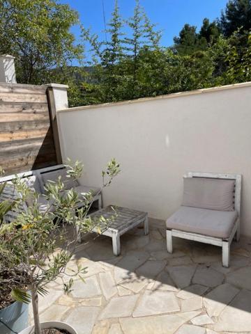 Azur 4 Pers - Parking - Terrasse - 10min Du Centre Apartamento Cassis